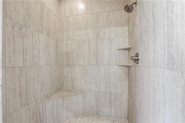 16421 Oakmont Street, Overland Park, KS 66221