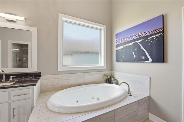 16421 Oakmont Street, Overland Park, KS 66221