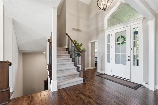 16421 Oakmont Street, Overland Park, KS 66221