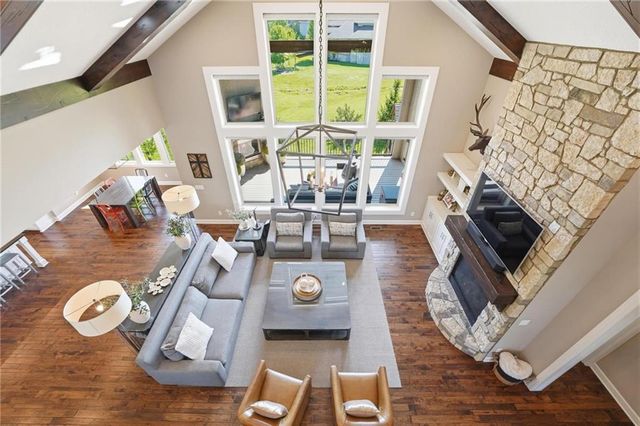 16421 Oakmont Street, Overland Park, KS 66221