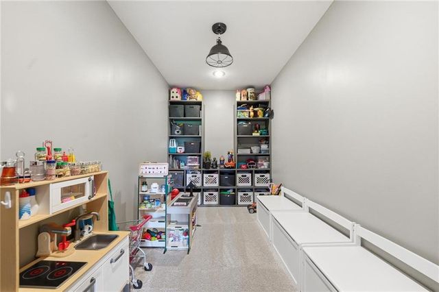 16421 Oakmont Street, Overland Park, KS 66221