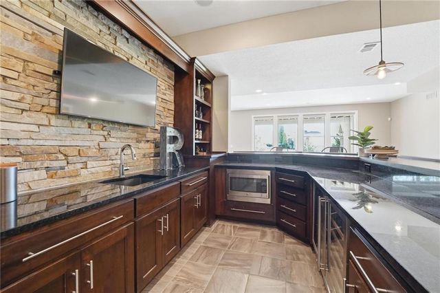 16421 Oakmont Street, Overland Park, KS 66221