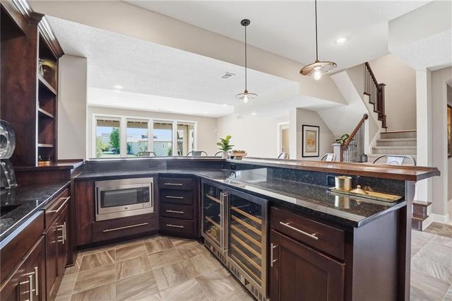 16421 Oakmont Street, Overland Park, KS 66221