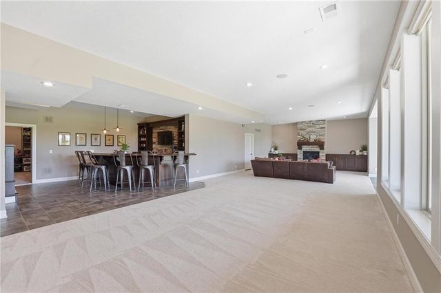 16421 Oakmont Street, Overland Park, KS 66221