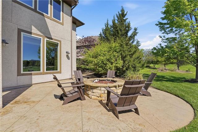 16421 Oakmont Street, Overland Park, KS 66221