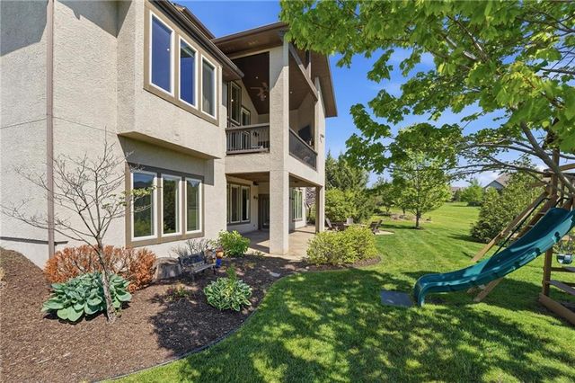 16421 Oakmont Street, Overland Park, KS 66221