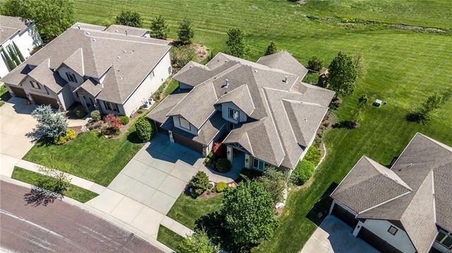 16421 Oakmont Street, Overland Park, KS 66221