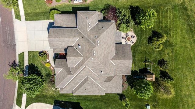 16421 Oakmont Street, Overland Park, KS 66221