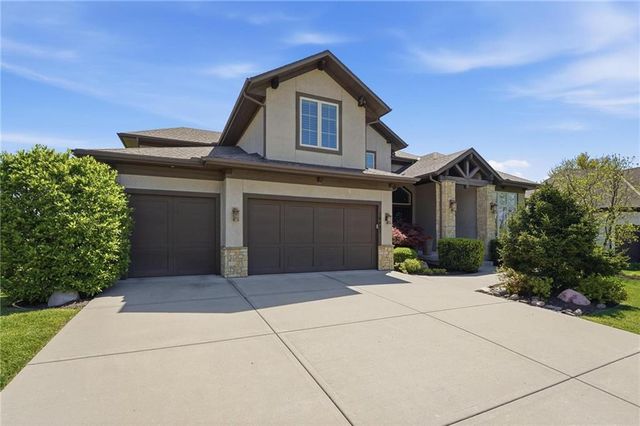 16421 Oakmont Street, Overland Park, KS 66221
