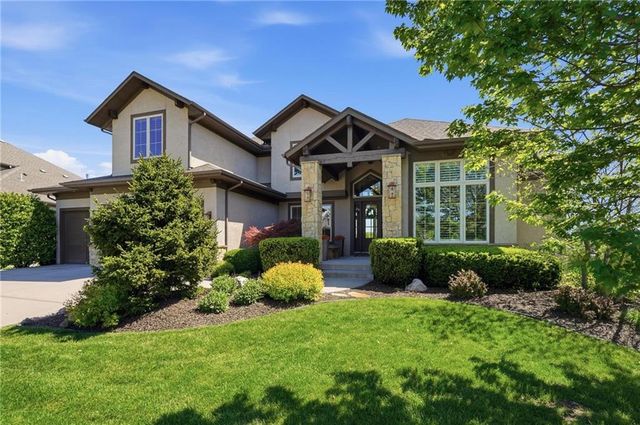 16421 Oakmont Street, Overland Park, KS 66221