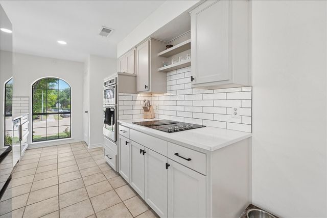 2012 Usa Drive, Plano, TX 75025