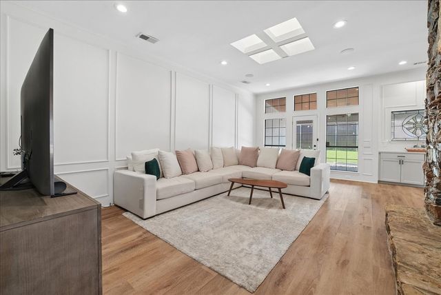 2012 Usa Drive, Plano, TX 75025
