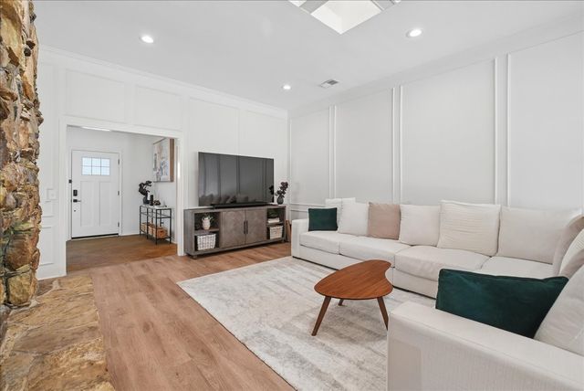 2012 Usa Drive, Plano, TX 75025