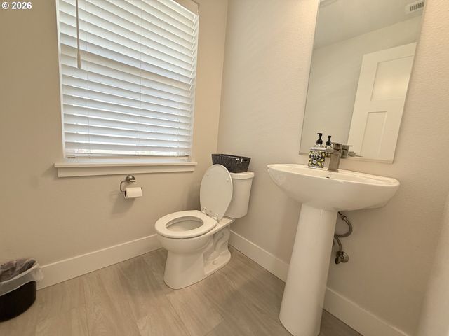 2764 Sw MAYCREST Ter, Beaverton, OR 97003