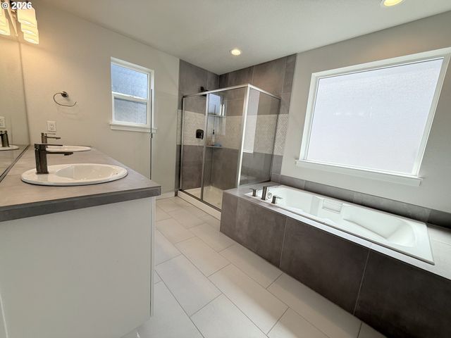 2764 Sw MAYCREST Ter, Beaverton, OR 97003