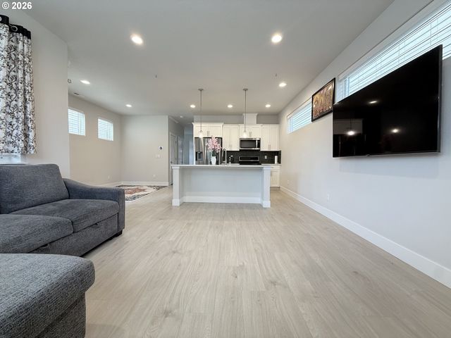 2764 Sw MAYCREST Ter, Beaverton, OR 97003