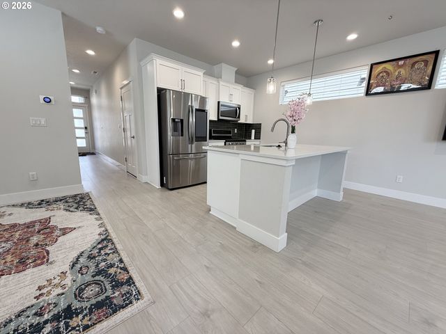 2764 Sw MAYCREST Ter, Beaverton, OR 97003