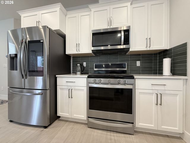 2764 Sw MAYCREST Ter, Beaverton, OR 97003
