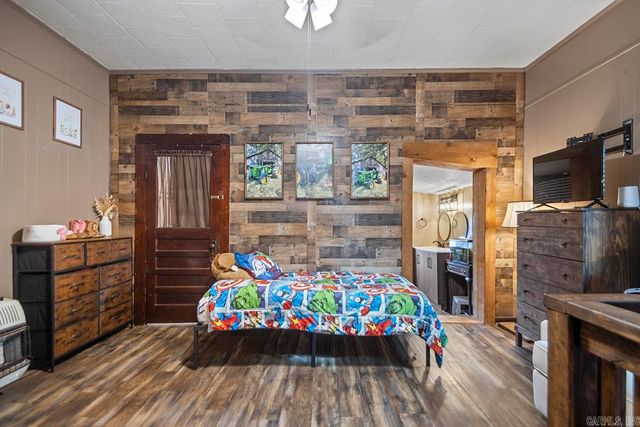 211 Liles Rd, Ward, AR 72176