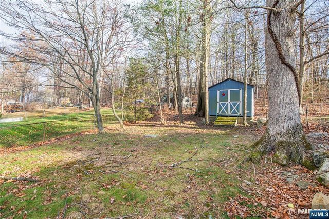 354 Maxim Drive, Hopatcong, NJ 07843