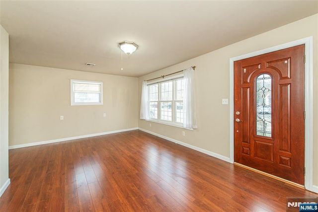 354 Maxim Drive, Hopatcong, NJ 07843