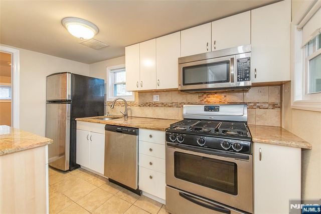 354 Maxim Drive, Hopatcong, NJ 07843