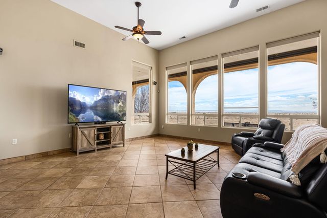 17 Analisas Way, Edgewood, NM 87015