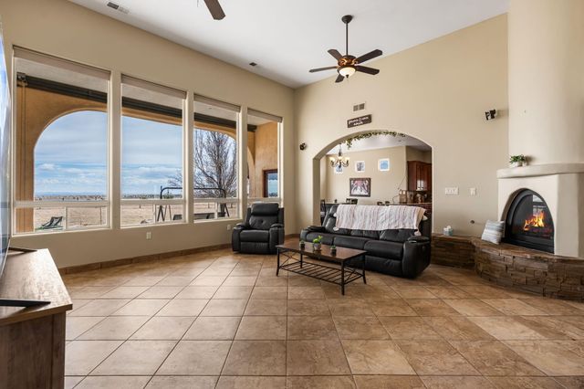 17 Analisas Way, Edgewood, NM 87015