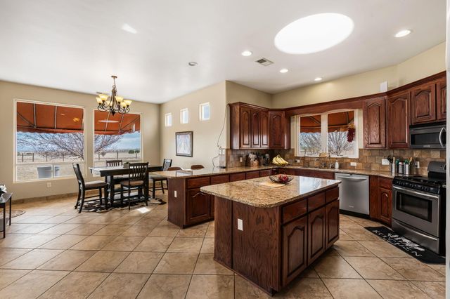 17 Analisas Way, Edgewood, NM 87015