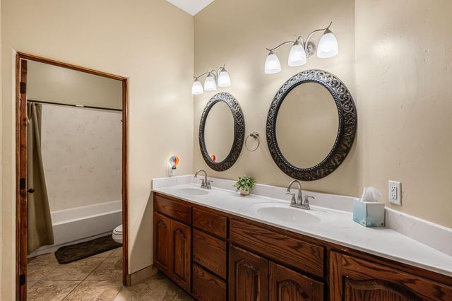 17 Analisas Way, Edgewood, NM 87015