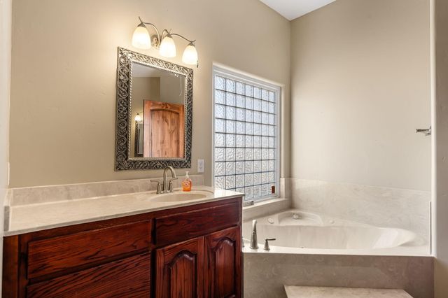 17 Analisas Way, Edgewood, NM 87015