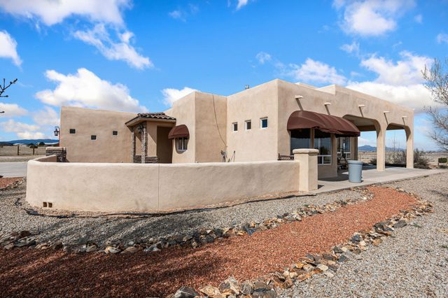 17 Analisas Way, Edgewood, NM 87015