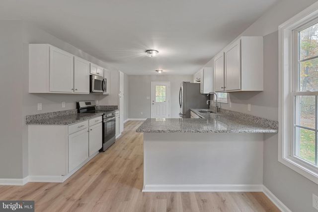 18 ELLIS LN, Louisa, VA 23093