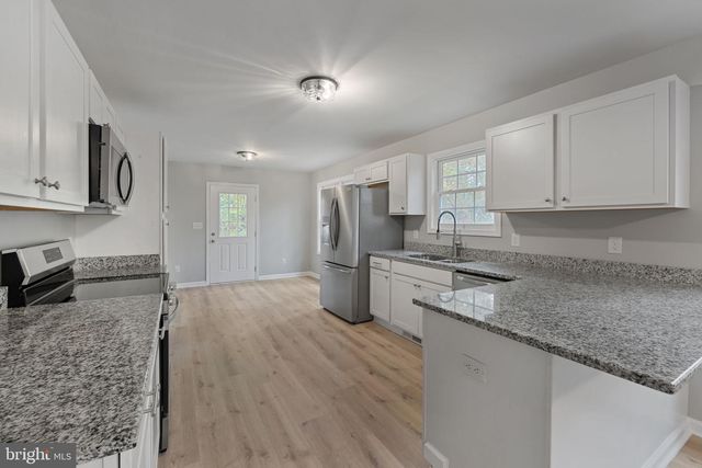 18 ELLIS LN, Louisa, VA 23093