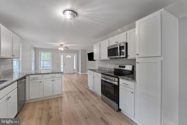 18 ELLIS LN, Louisa, VA 23093
