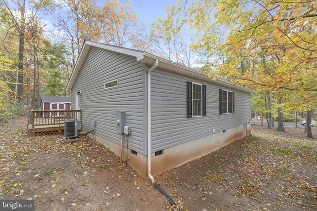 18 ELLIS LN, Louisa, VA 23093