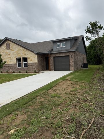 1005 Grandbury Street A, Cleburne, TX 76033