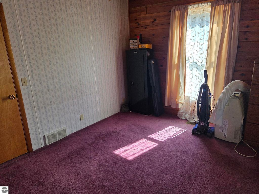 Image 10 of property listing at 2264 N Littlefield Road, Weidman, MI 48893