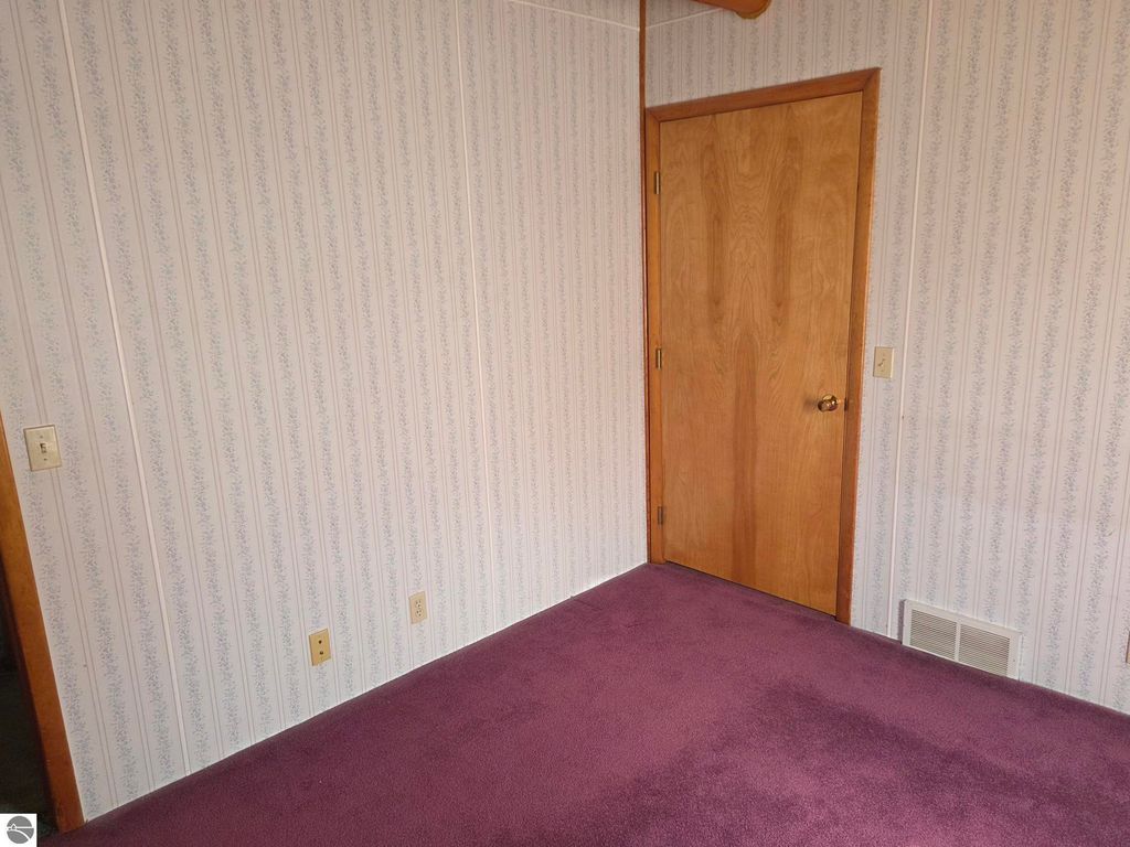 Image 11 of property listing at 2264 N Littlefield Road, Weidman, MI 48893