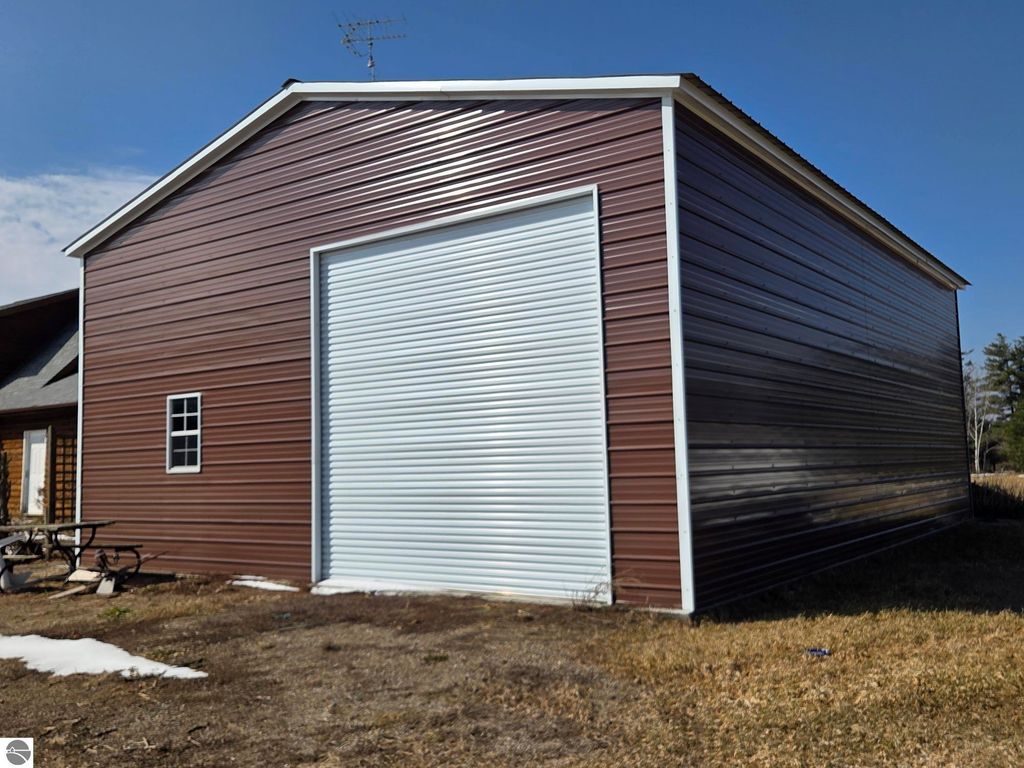 Image 34 of property listing at 2264 N Littlefield Road, Weidman, MI 48893