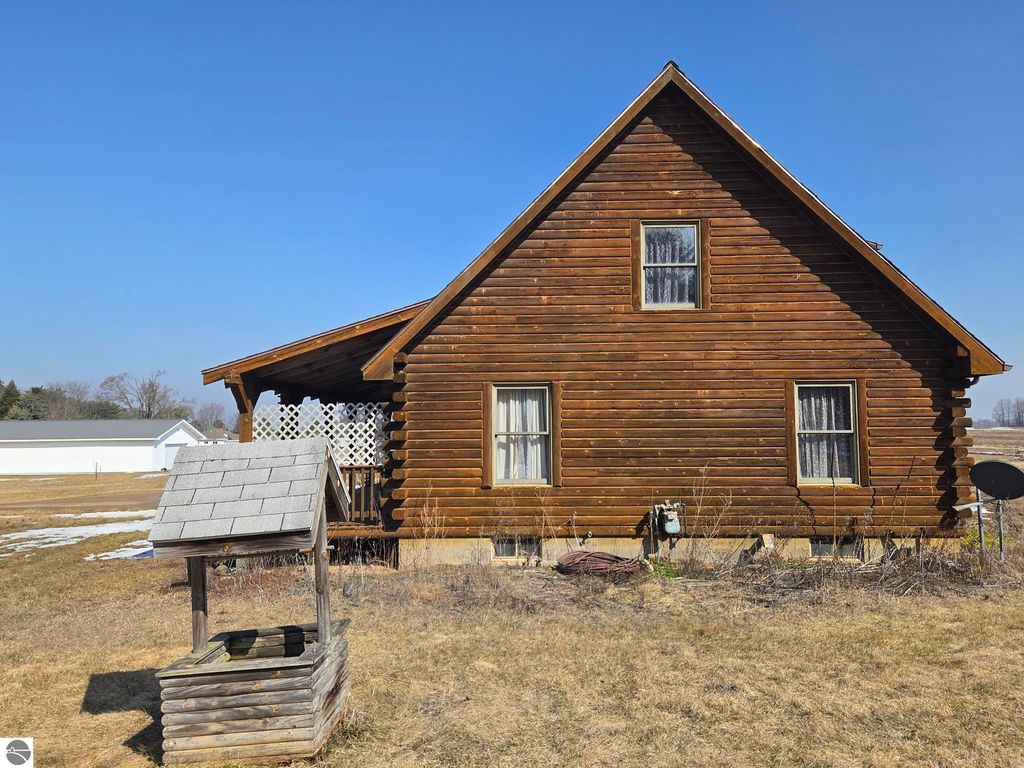 Image 36 of property listing at 2264 N Littlefield Road, Weidman, MI 48893