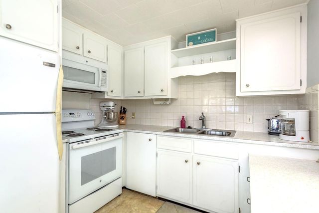 127 INDEPENDENCE AVENUE, Palm Harbor, FL 34684