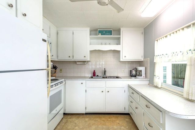 127 INDEPENDENCE AVENUE, Palm Harbor, FL 34684