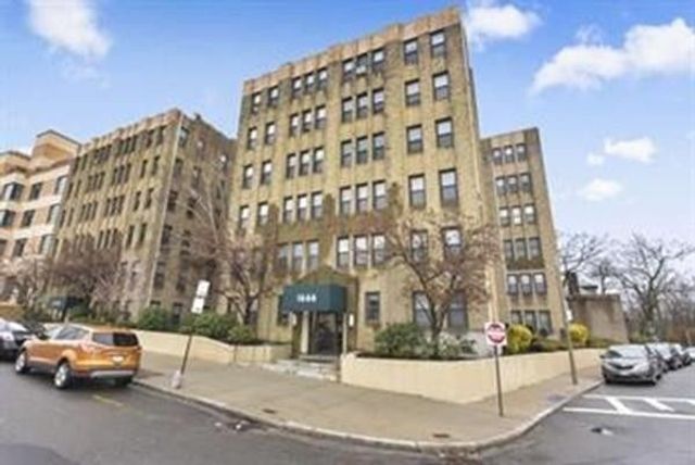 1666 Commonwealth Ave 15, Boston, MA 02135