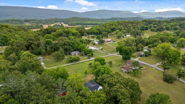 449 S Elm Street, Whitwell, TN 37397