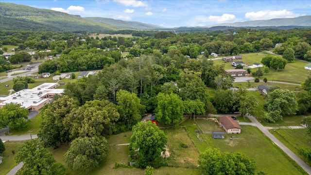 449 S Elm Street, Whitwell, TN 37397