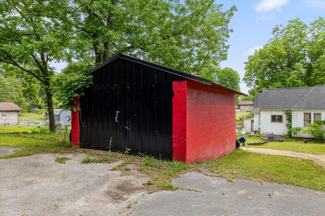 449 S Elm Street, Whitwell, TN 37397