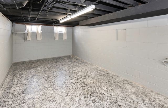 716 11th Street, West Des Moines, IA 50265