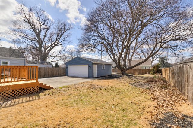 716 11th Street, West Des Moines, IA 50265