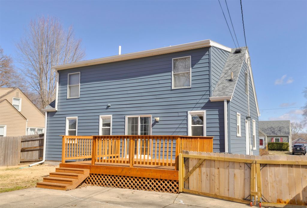 716 11th Street, West Des Moines, IA 50265